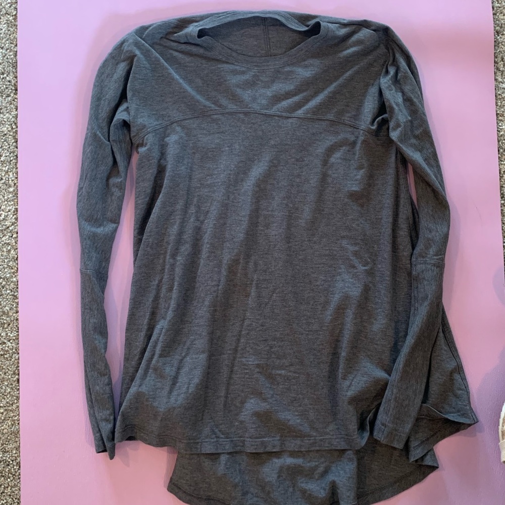 Lululemon Back In Action Longsleeve Size 2 Grey